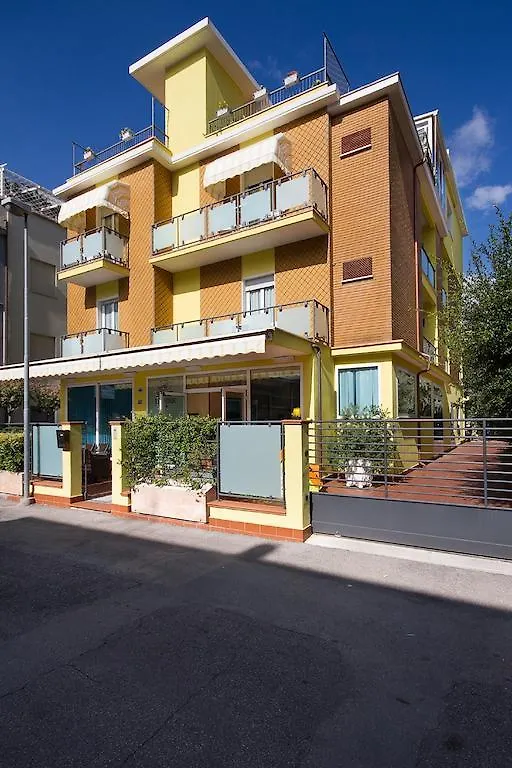 Hotel Ivonne Garni リミニ